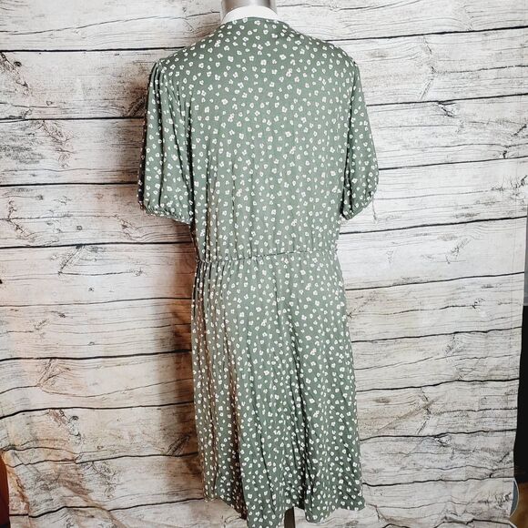 Gap Olive green floral wrap dress Size Large NWT Missing Belt - Picture 3 of 9